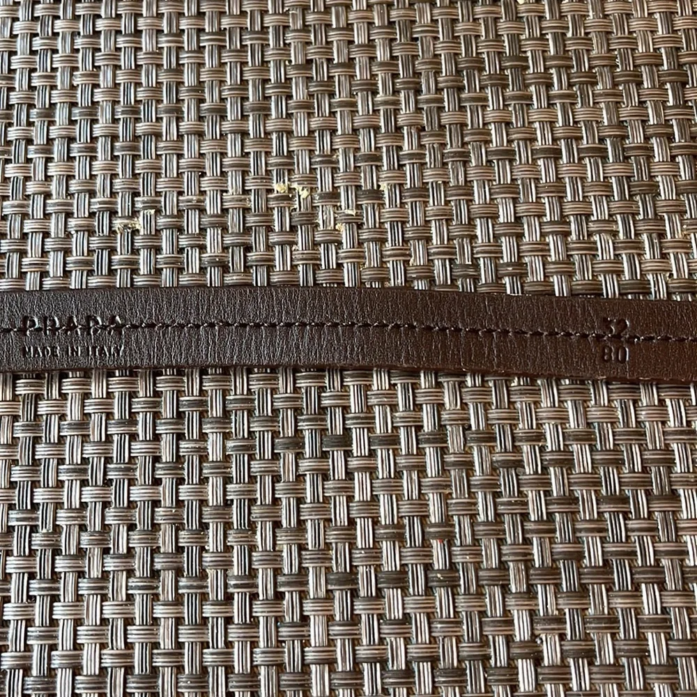 💯authentic Prada belt 32/80 27” l x 0.5” w vintage silver circles